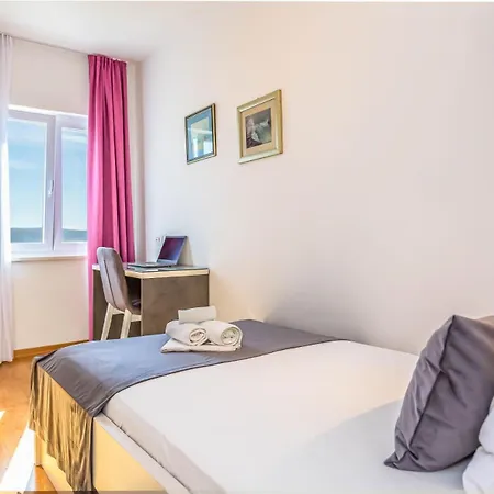 Astera With Private Pool Vila Jesenice (Split-Dalmatia)