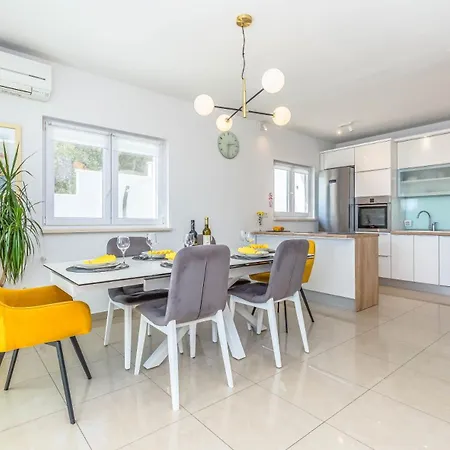 Astera With Private Pool Jesenice (Split-Dalmatia)
